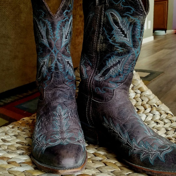 justin chocolate puma boots